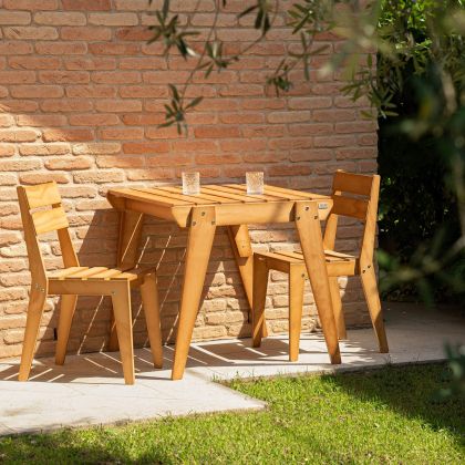 Elena Tuinset Van Hout in Teak Kleur, Tafel (80x80) en 2 Stoelen